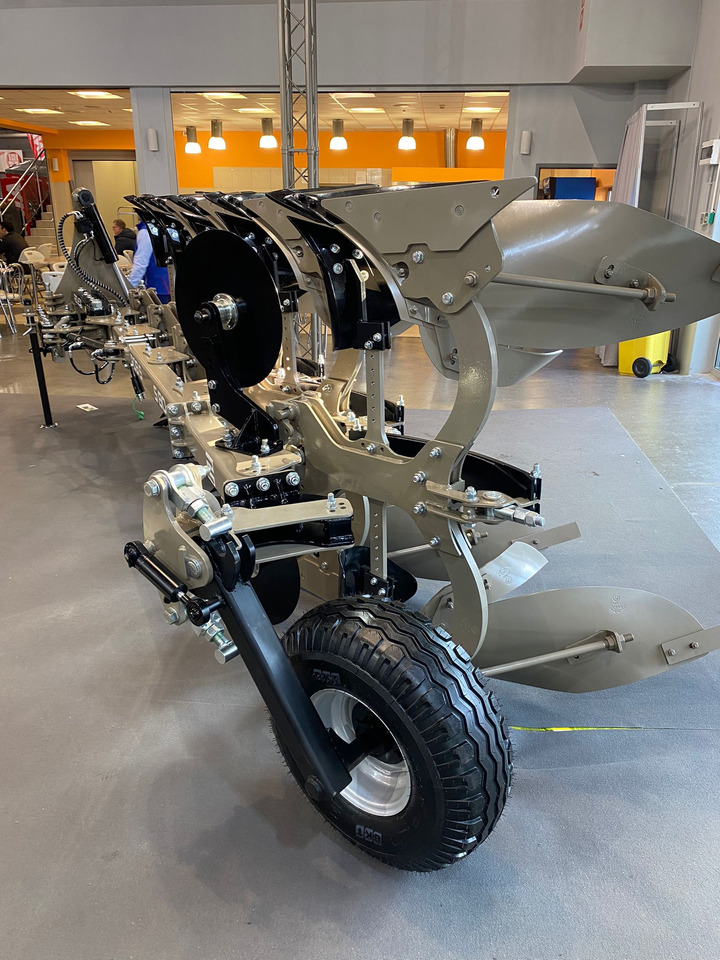 ROLEX Volldrehpflug / Rotary plough / Charrue réversible / Aratro reversibile / Оборотный плуг / Pług obrotowy 3+1 - Плуг: фото 5 ROLEX Volldrehpflug / Rotary plough / Charrue réversible / Aratro reversibile / Оборотный плуг / Pług obrotowy 3+1 - Плуг: фото 5