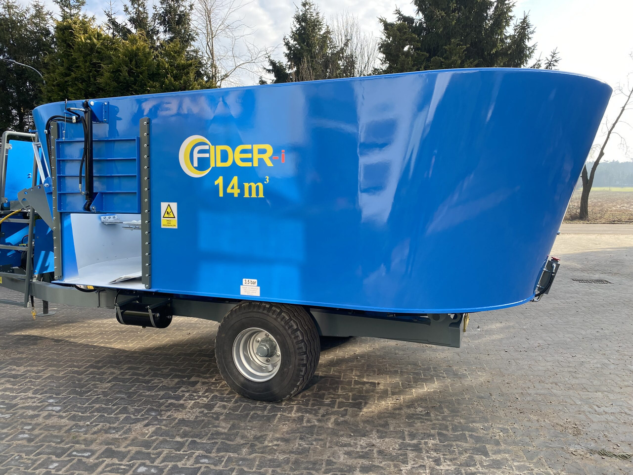 ZAMET Futtermischwagen / Feed mixer / Melangeuse / Carro miscelatore / Vagoneta 2 sinfines / Кормораздатчик 2 шнека / Wóz paszowy 14 m3 - Кормораздатчик: фото 3 ZAMET Futtermischwagen / Feed mixer / Melangeuse / Carro miscelatore / Vagoneta 2 sinfines / Кормораздатчик 2 шнека / Wóz paszowy 14 m3 - Кормораздатчик: фото 3