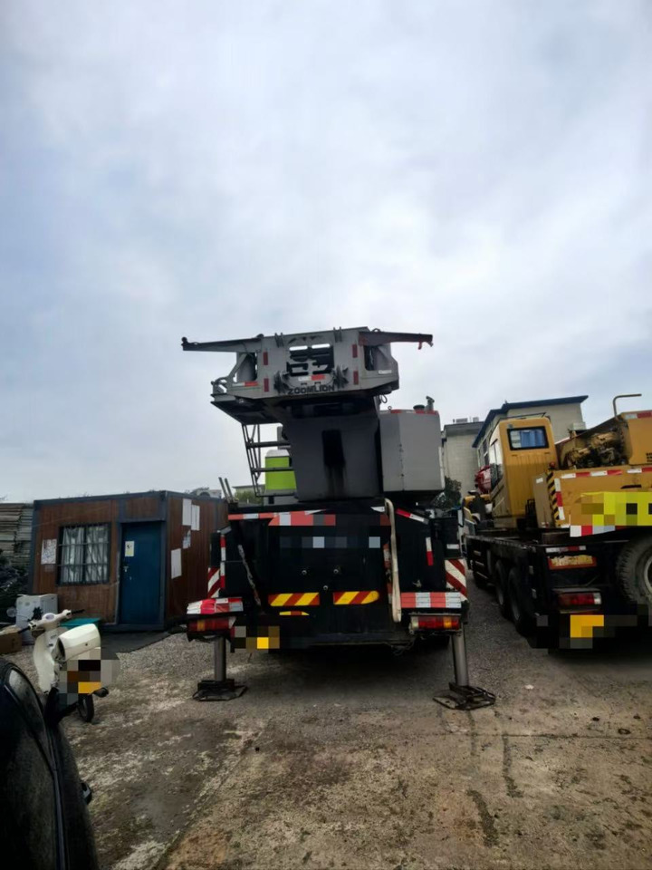 ZOOMLION 200E7 - Вседорожный кран: фото 2 ZOOMLION 200E7 - Вседорожный кран: фото 2