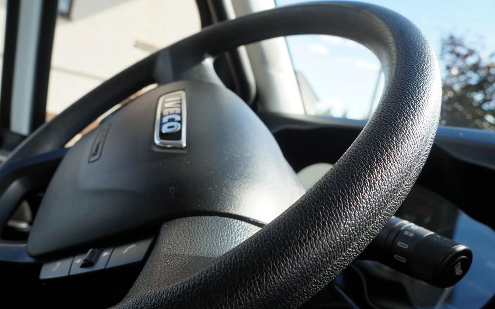 Грузовик с закрытым кузовом Iveco DAILY 72c18  Automat HI-MATIC Kontener 6 m 117 tys km Wzorowy Stan: фото 15
