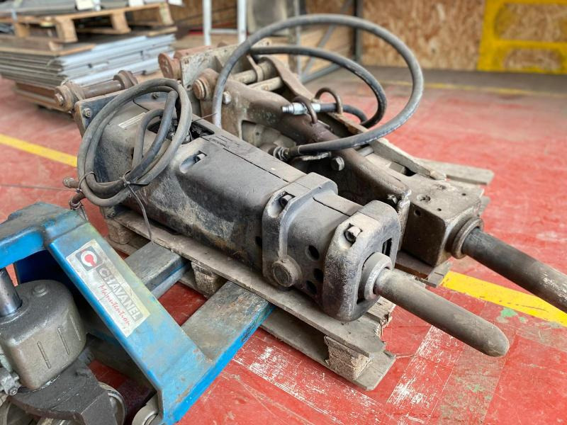 Brise roche hydraulique BRH Pour pelle de 8T à 10T - Гидромолот: фото 1 Brise roche hydraulique BRH Pour pelle de 8T à 10T - Гидромолот: фото 1