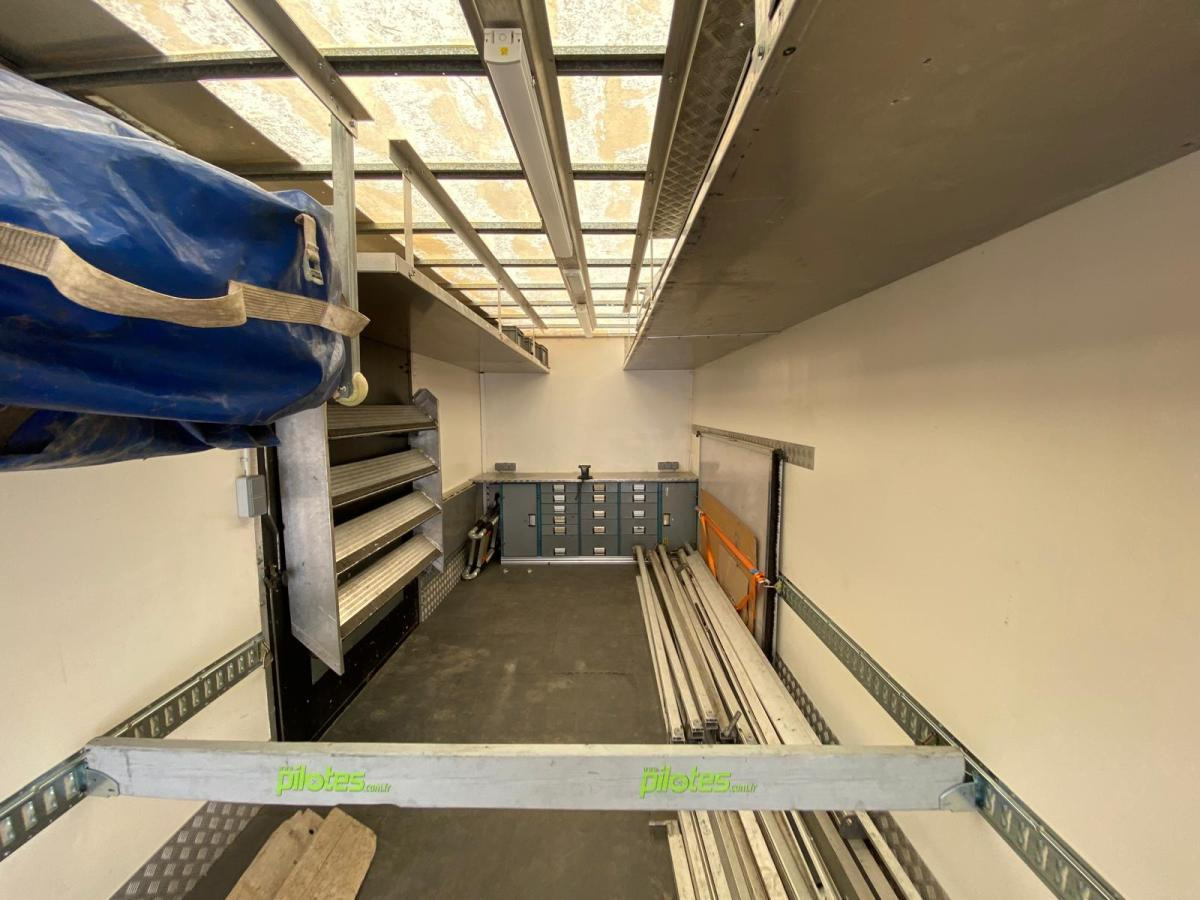 Грузовик с закрытым кузовом ISUZU Camion SÉRIE N AVEC 2 STRUCTURES CHAPITEAUX: фото 10