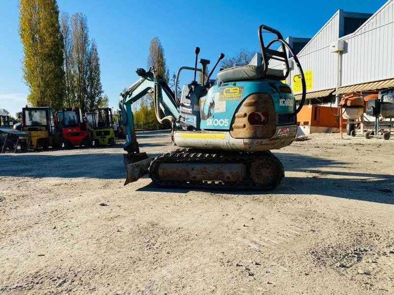 KOBELCO Mini pelle électrique SK007 - Мини-экскаватор: фото 3 KOBELCO Mini pelle électrique SK007 - Мини-экскаватор: фото 3