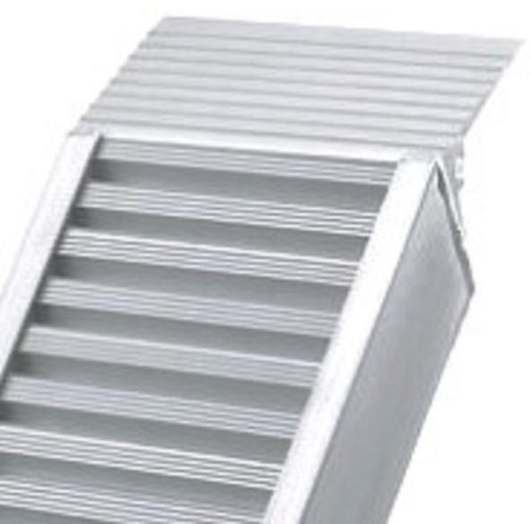 RAMPES ALUMINIUM RAMPE DE CHARGEMENT 1 METRE 7T - Погрузочная рампа: фото 2 RAMPES ALUMINIUM RAMPE DE CHARGEMENT 1 METRE 7T - Погрузочная рампа: фото 2