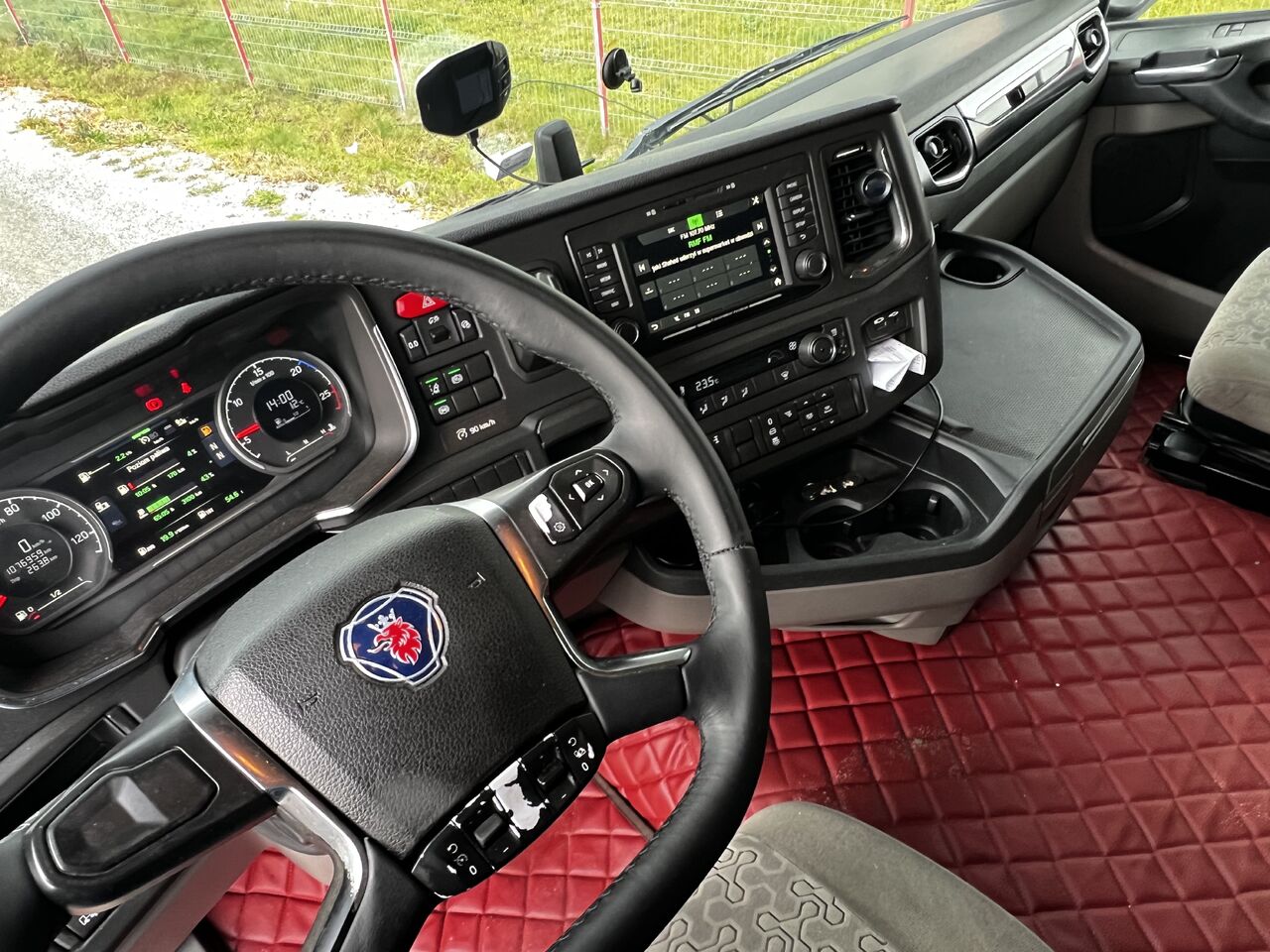 Тягач SCANIA R450: фото 30 Тягач SCANIA R450: фото 30