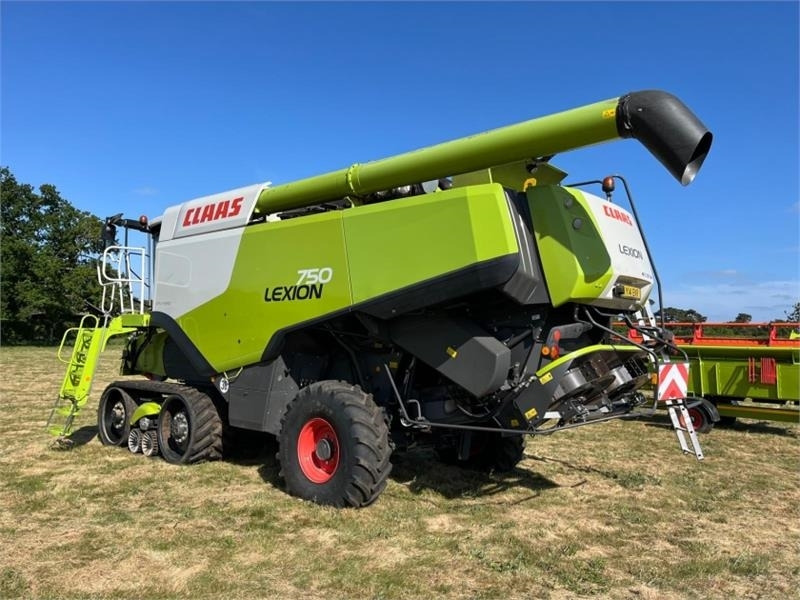 Claas Lexion 750 c/w V900 Header - Навесное оборудование для комбайна: фото 2 Claas Lexion 750 c/w V900 Header - Навесное оборудование для комбайна: фото 2