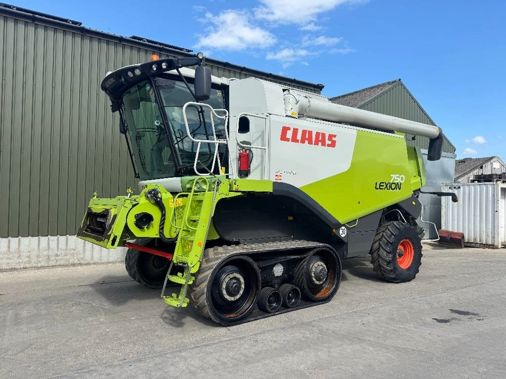 Claas Lexion 750TT APS Hybrid c/w V900 Header - Зерноуборочный комбайн: фото 1 Claas Lexion 750TT APS Hybrid c/w V900 Header - Зерноуборочный комбайн: фото 1