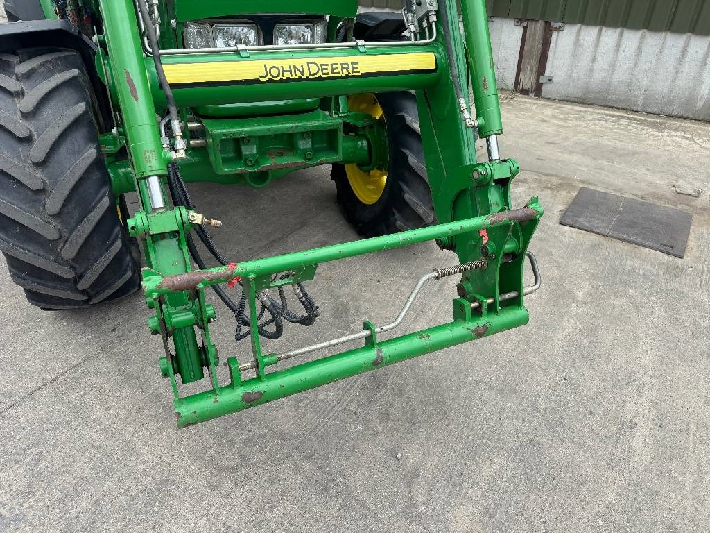 Трактор John Deere 5100 R: фото 15