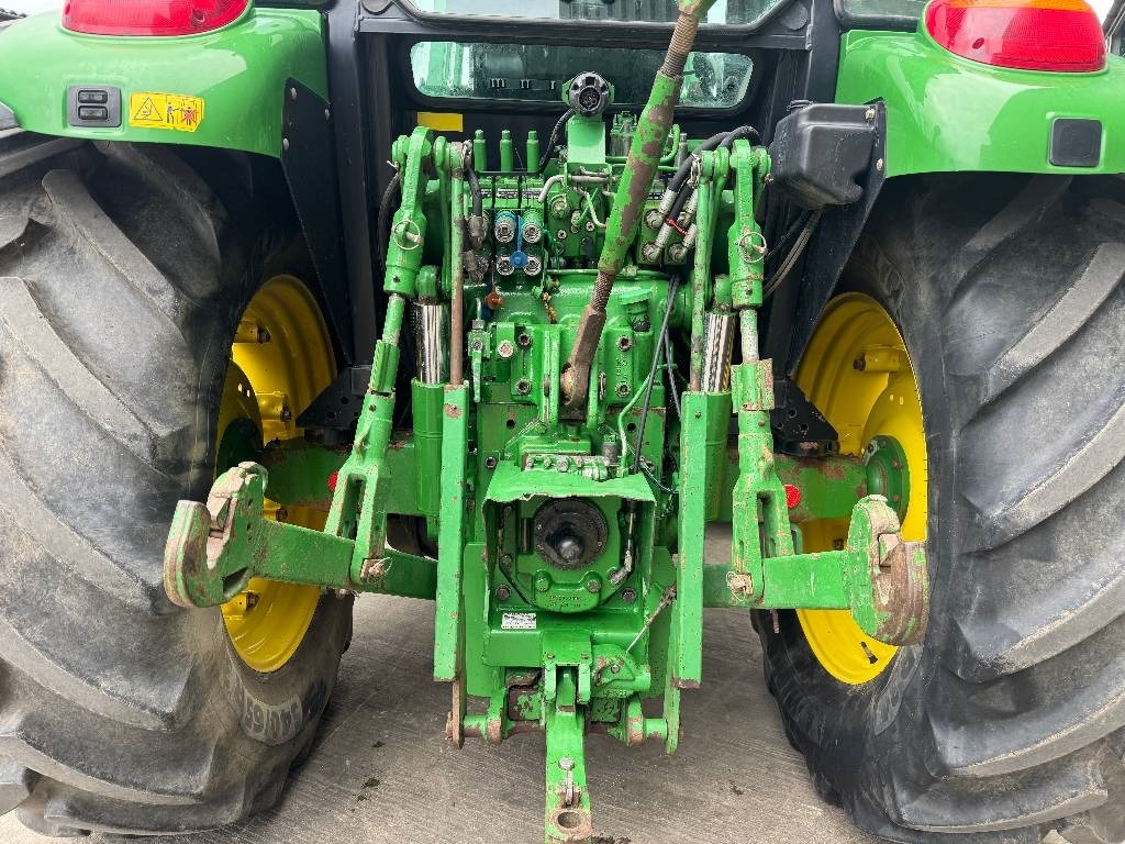 Трактор John Deere 5100 R: фото 6