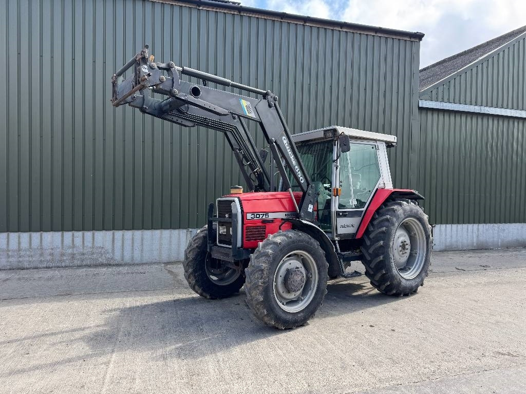 Massey Ferguson 3075 Dynashift - Трактор: фото 1 Massey Ferguson 3075 Dynashift - Трактор: фото 1