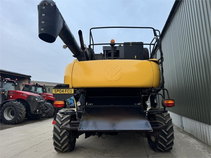 New Holland CR960 c/w 24ft Header **Video Below** - Навесное оборудование для комбайна: фото 5 New Holland CR960 c/w 24ft Header **Video Below** - Навесное оборудование для комбайна: фото 5