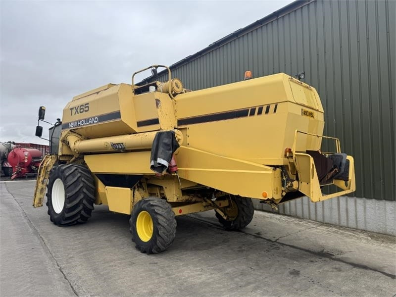 New Holland TX65 c/w 17ft Header - Навесное оборудование для комбайна: фото 2 New Holland TX65 c/w 17ft Header - Навесное оборудование для комбайна: фото 2