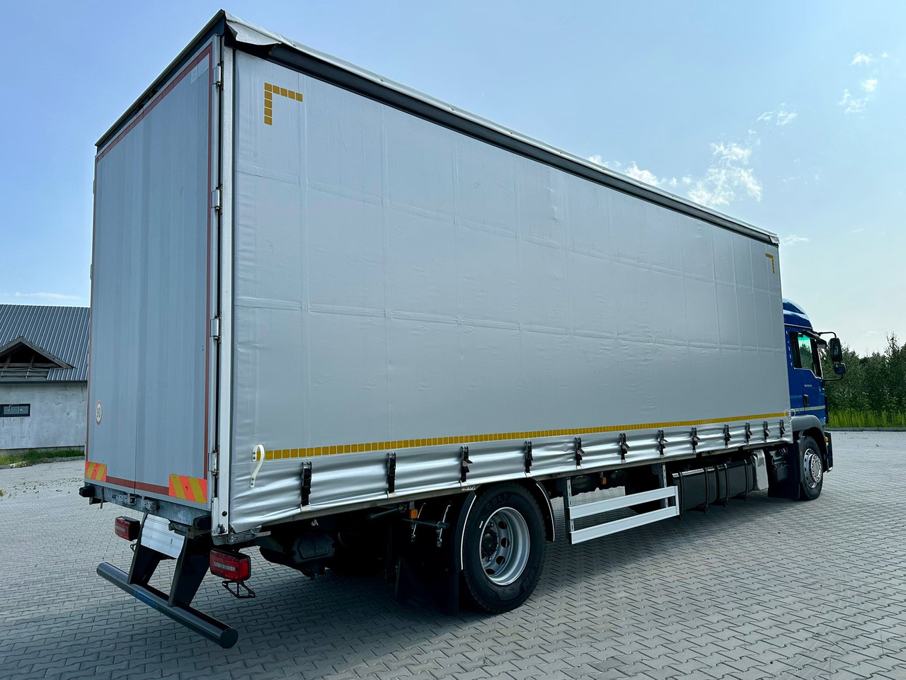 MAN TGM 18.320 / FIRANKA / 20 EUROPALET / 8.3 M DŁUGOŚCI / AUTOMAT / SYPIALKA / 2018 ROK / 9 809 KG ŁADOWNOŚCI - Тентованный грузовик: фото 4 MAN TGM 18.320 / FIRANKA / 20 EUROPALET / 8.3 M DŁUGOŚCI / AUTOMAT / SYPIALKA / 2018 ROK / 9 809 KG ŁADOWNOŚCI - Тентованный грузовик: фото 4