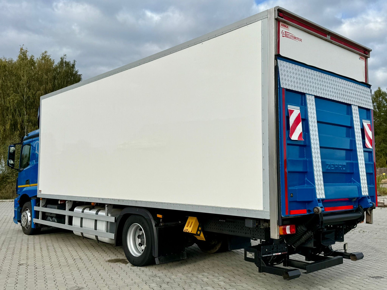 MERCEDES-BENZ ACTROS 1836 / CHŁODNIA / WINDA / 18 PALET / SILNIK 10677 cm3 / CARRIER / SYPIALKA / AUTOMAT / 2018 ROK - Рефрижератор: фото 4 MERCEDES-BENZ ACTROS 1836 / CHŁODNIA / WINDA / 18 PALET / SILNIK 10677 cm3 / CARRIER / SYPIALKA / AUTOMAT / 2018 ROK - Рефрижератор: фото 4