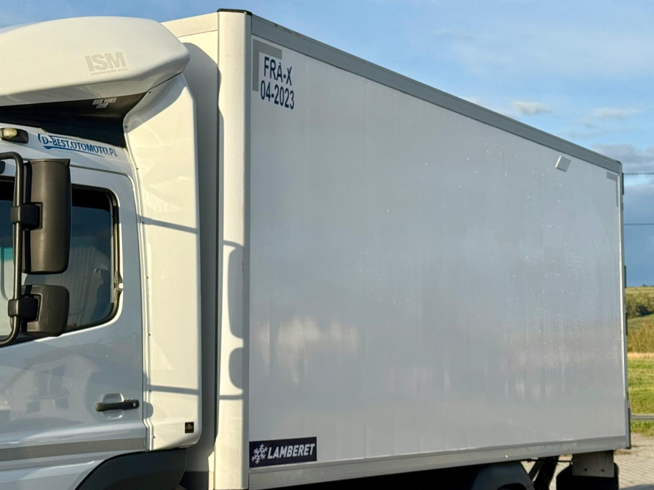 Рефрижератор MERCEDES-BENZ ATEGO 1218 / CHŁODNIA / IZOTERMA / WINDA / 5.10 M DŁUGOŚCI / LAMBERET / AUTOMAT / 2017 ROK / 410 TYŚ KM: фото 9