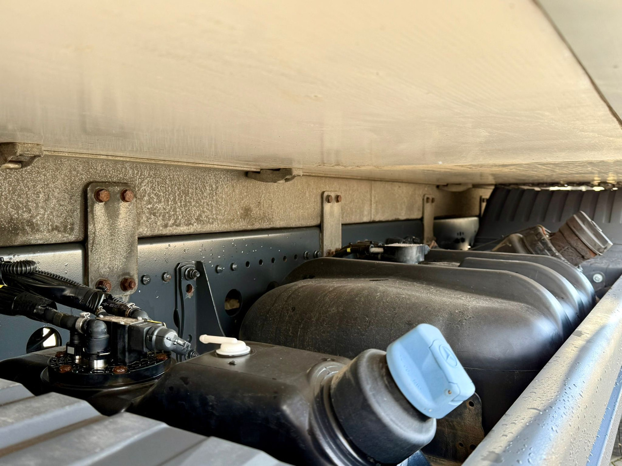 Рефрижератор MERCEDES-BENZ ATEGO 1218 / CHŁODNIA / IZOTERMA / WINDA / 5.10 M DŁUGOŚCI / LAMBERET / AUTOMAT / 2017 ROK / 410 TYŚ KM: фото 13