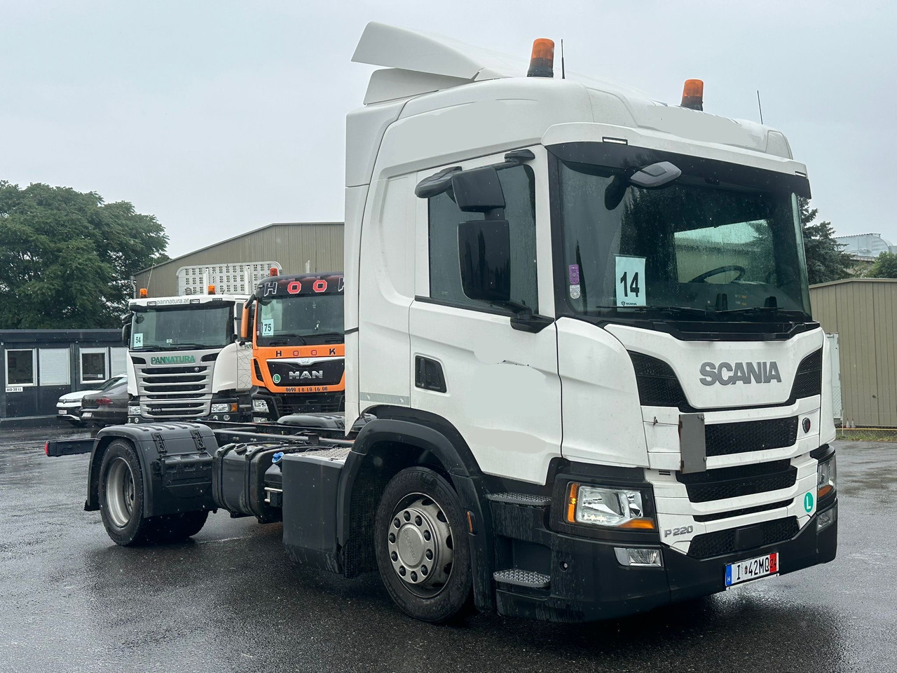 SCANIA P220 / RAMA DO ZABUDOWY / ROZSTAW OSI 3.90 M / SILNIK 6 / WYWROTKA / BECZKA / HAKOWIEC / UTRZYMANIE DRÓG / AUTOMAT / 2019 ROK / NISKI PRZEBIEG - Грузовик-шасси: фото 1 SCANIA P220 / RAMA DO ZABUDOWY / ROZSTAW OSI 3.90 M / SILNIK 6 / WYWROTKA / BECZKA / HAKOWIEC / UTRZYMANIE DRÓG / AUTOMAT / 2019 ROK / NISKI PRZEBIEG - Грузовик-шасси: фото 1