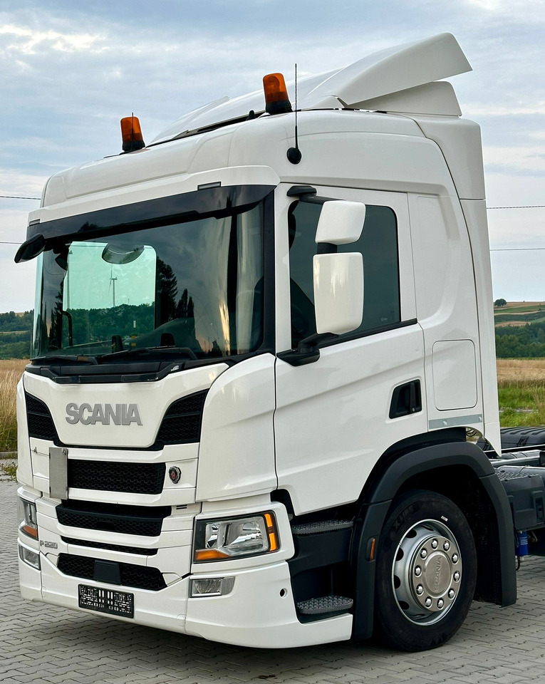 Грузовик-шасси SCANIA P220 / RAMA DO ZABUDOWY / ROZSTAW OSI 3.90 M / SILNIK 6 / WYWROTKA / BECZKA / HAKOWIEC / UTRZYMANIE DRÓG / AUTOMAT / 2019 ROK / NISKI PRZEBIEG: фото 12
