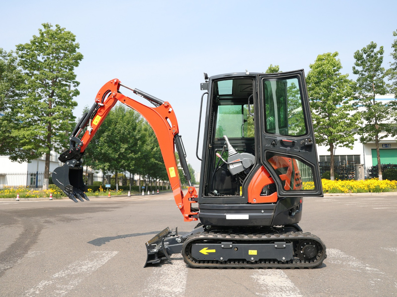 KUBOTA Diesel Mini excavator 2.5 Ton - Müller Machinery MB 25 Plus - VKSH - Мини-экскаватор: фото 2 KUBOTA Diesel Mini excavator 2.5 Ton - Müller Machinery MB 25 Plus - VKSH - Мини-экскаватор: фото 2