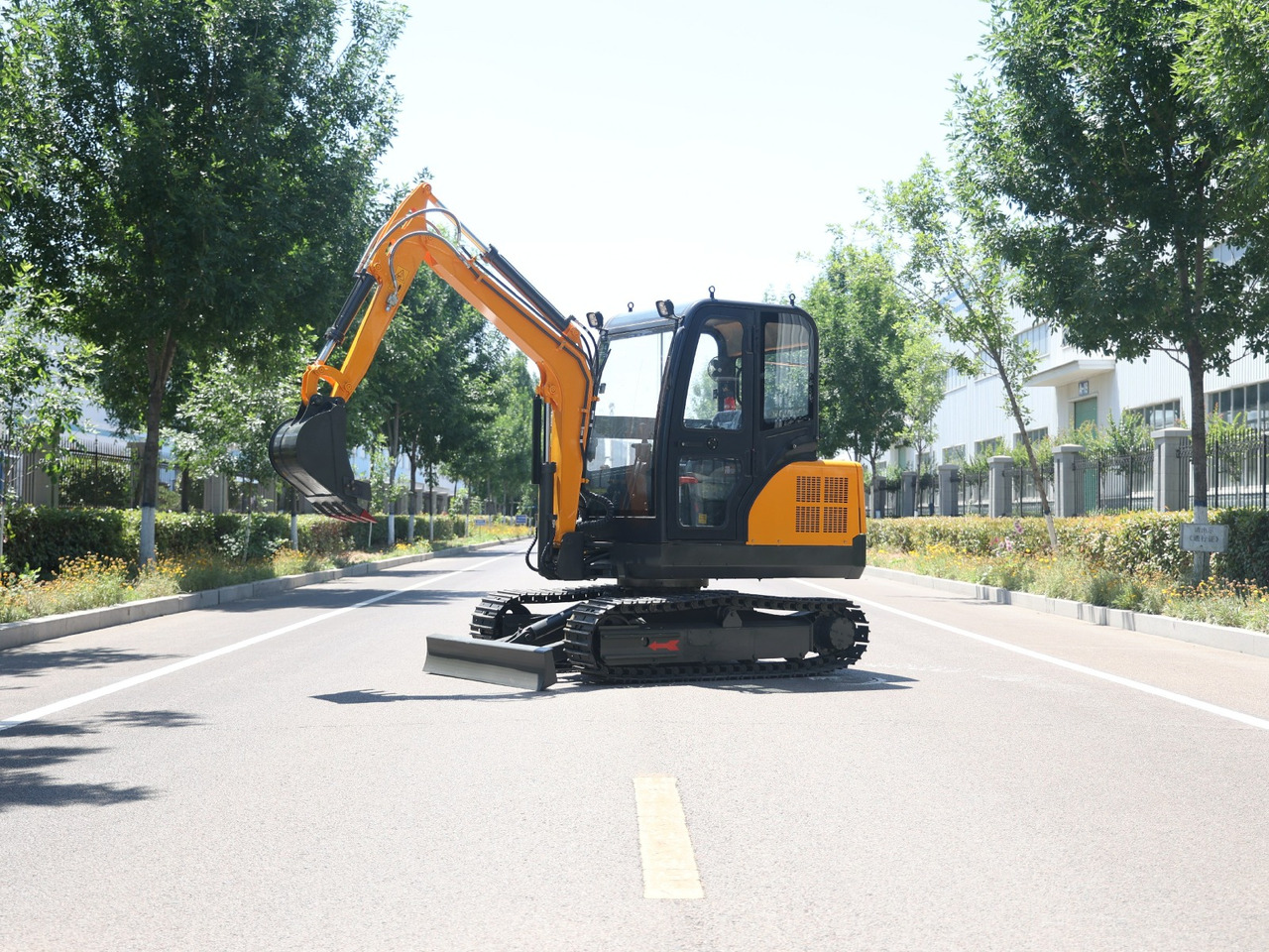 Müller Machinery Diesel Mini excavator 4 ton - Müller Machinery MB 40 - KSH Xinchai 4D32 Motor - Мини-экскаватор: фото 1 Müller Machinery Diesel Mini excavator 4 ton - Müller Machinery MB 40 - KSH Xinchai 4D32 Motor - Мини-экскаватор: фото 1