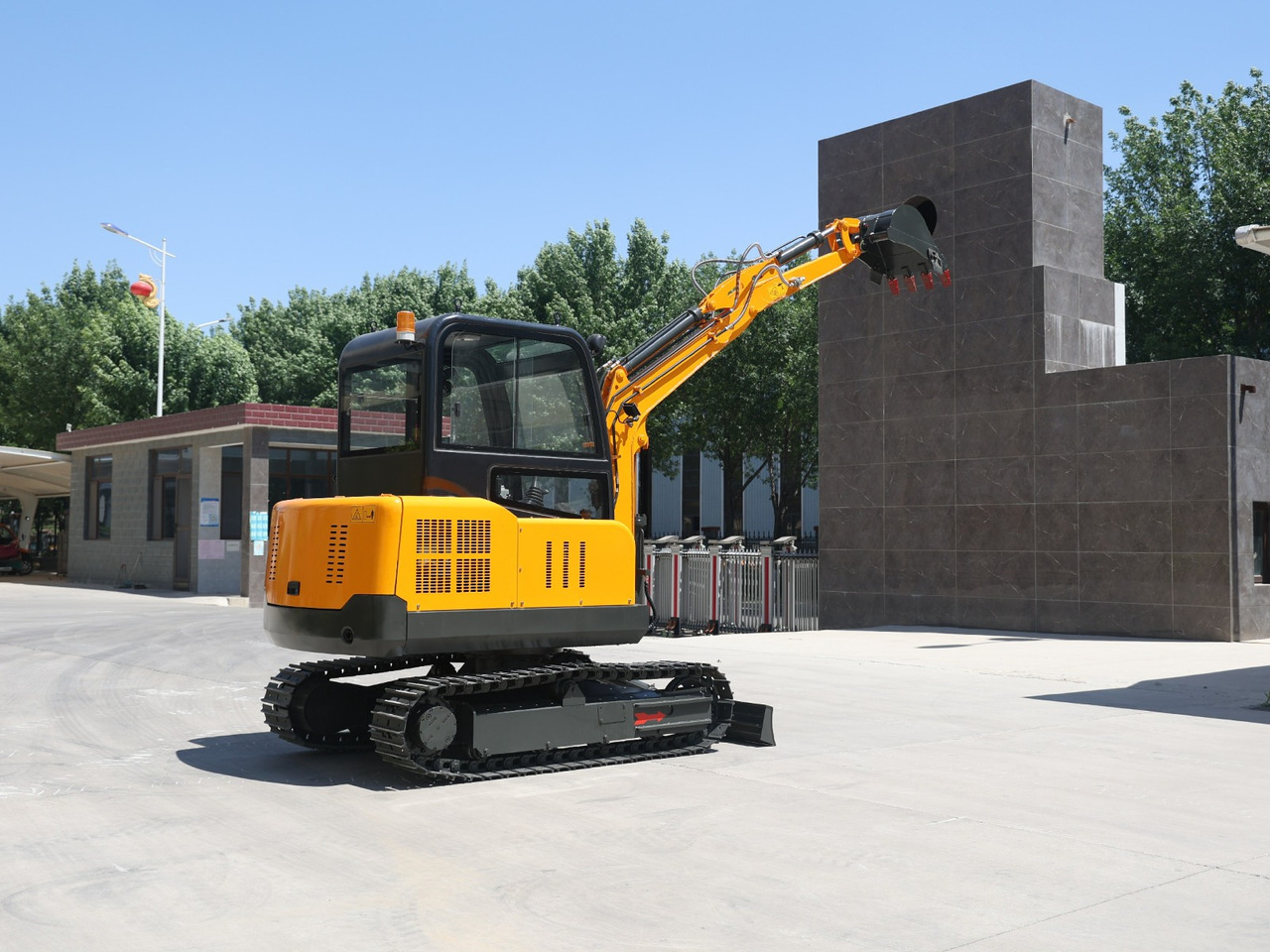 Müller Machinery Diesel Mini excavator 4 ton - Müller Machinery MB 40 - VKSH Xinchai 4D32 Series Motor - Мини-экскаватор: фото 4 Müller Machinery Diesel Mini excavator 4 ton - Müller Machinery MB 40 - VKSH Xinchai 4D32 Series Motor - Мини-экскаватор: фото 4
