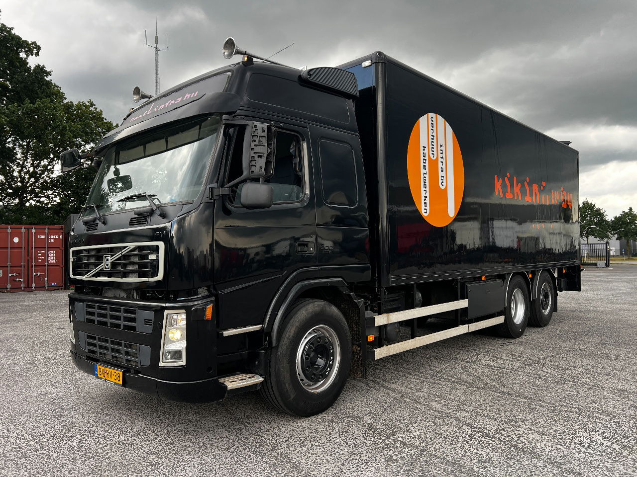 Volvo FM 9.300 Globe 6x2, Euro 5 - Грузовик с закрытым кузовом: фото 1 Volvo FM 9.300 Globe 6x2, Euro 5 - Грузовик с закрытым кузовом: фото 1