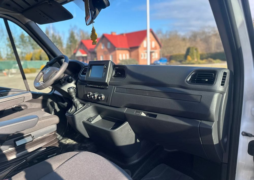 Тентованный фургон Renault Master: фото 10