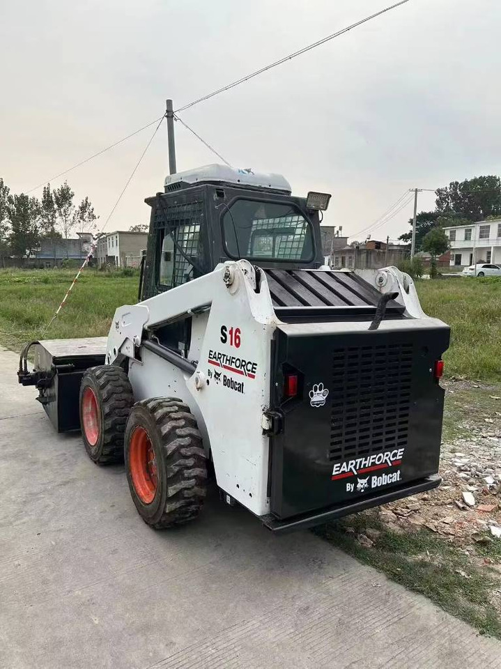 Bobcat S 16 - Мини-погрузчик с бортовым поворотом: фото 5 Bobcat S 16 - Мини-погрузчик с бортовым поворотом: фото 5