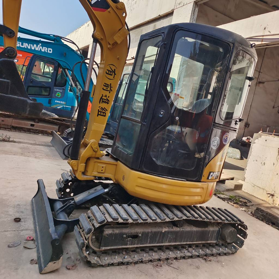 CAT 303 CR - Мини-экскаватор: фото 3 CAT 303 CR - Мини-экскаватор: фото 3