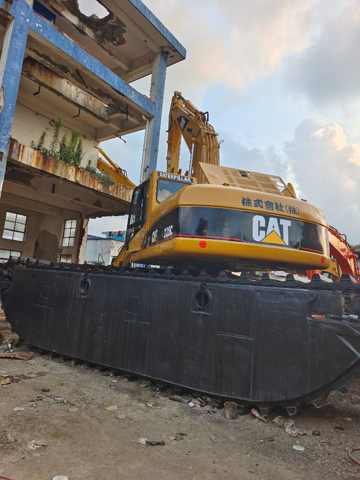 CAT 320 C - Водный экскаватор: фото 2 CAT 320 C - Водный экскаватор: фото 2