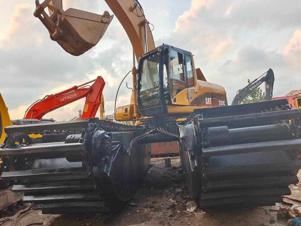 CAT 320 C - Водный экскаватор: фото 5 CAT 320 C - Водный экскаватор: фото 5