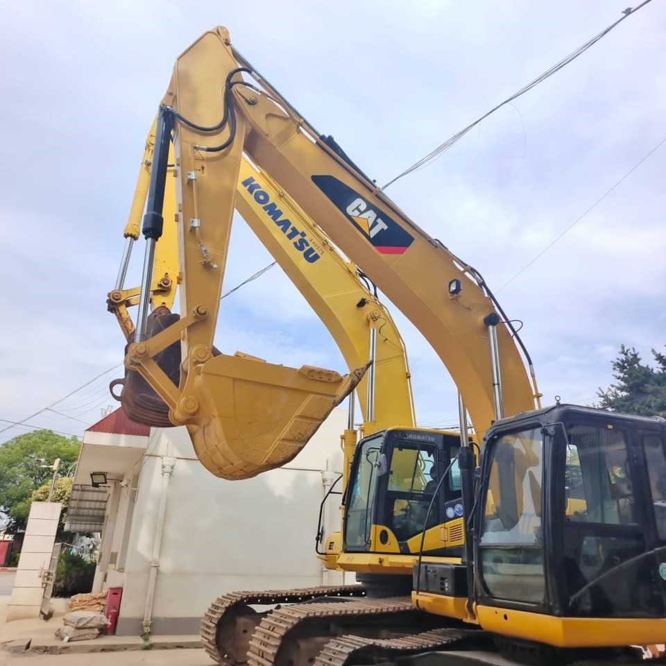 CAT 320D2 - Гусеничный экскаватор: фото 3 CAT 320D2 - Гусеничный экскаватор: фото 3