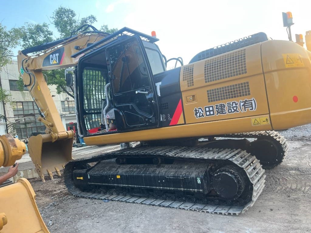 CAT 324 D2L - Гусеничный экскаватор: фото 5 CAT 324 D2L - Гусеничный экскаватор: фото 5