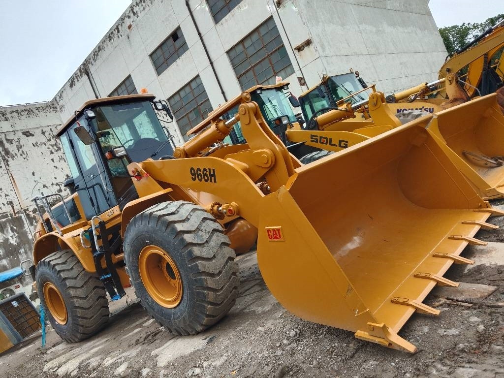CAT 966 H - Гусеничный экскаватор: фото 2 CAT 966 H - Гусеничный экскаватор: фото 2