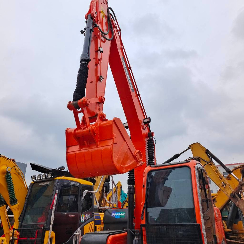 Doosan DX 150 LC - Гусеничный экскаватор: фото 3 Doosan DX 150 LC - Гусеничный экскаватор: фото 3