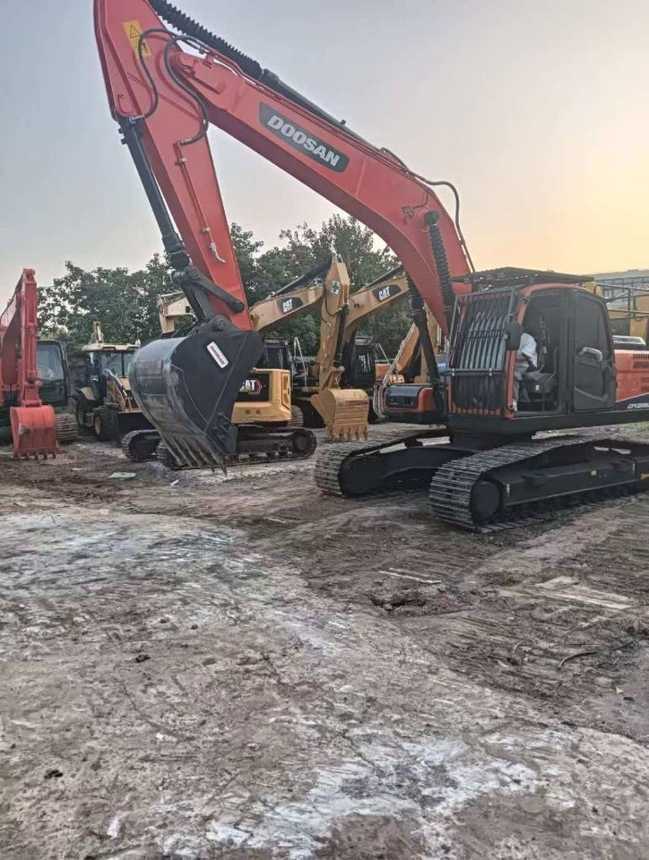 Doosan DX 225 LC-9C - Гусеничный экскаватор: фото 3 Doosan DX 225 LC-9C - Гусеничный экскаватор: фото 3