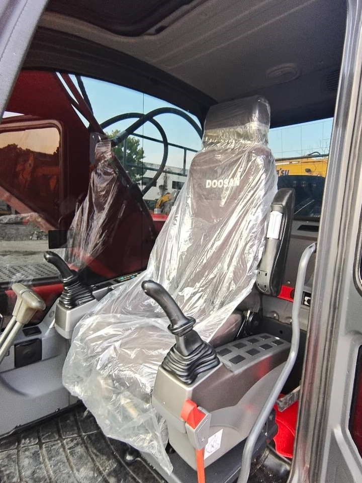 Doosan DX 225 LC - Гусеничный экскаватор: фото 4 Doosan DX 225 LC - Гусеничный экскаватор: фото 4