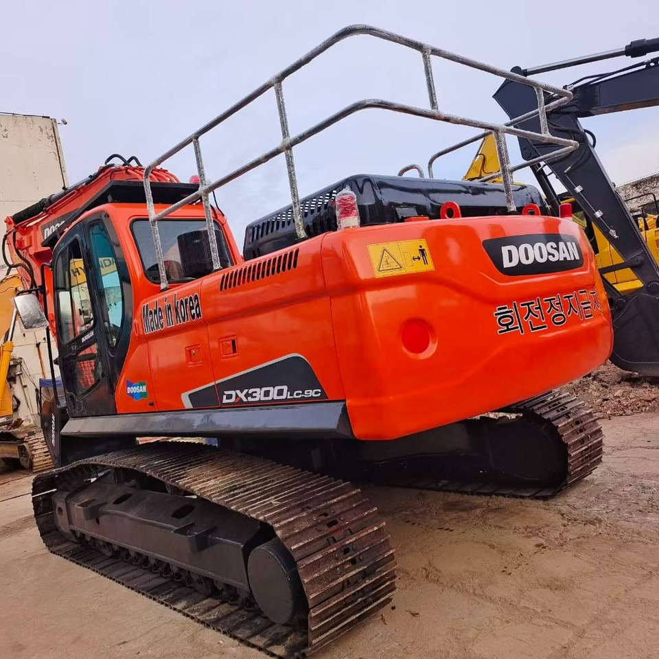 Doosan DX 300 - Гусеничный экскаватор: фото 1 Doosan DX 300 - Гусеничный экскаватор: фото 1