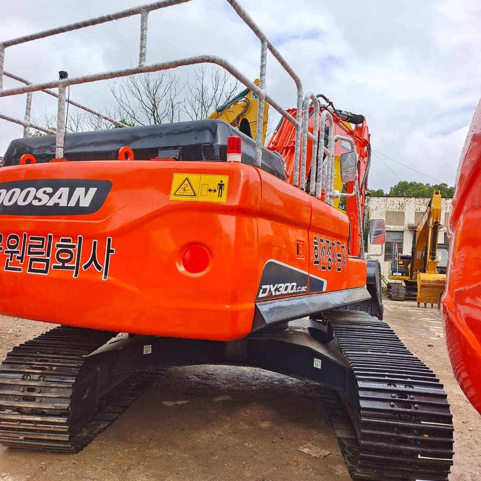 Doosan DX 300LC-9C - Гусеничный экскаватор: фото 1 Doosan DX 300LC-9C - Гусеничный экскаватор: фото 1