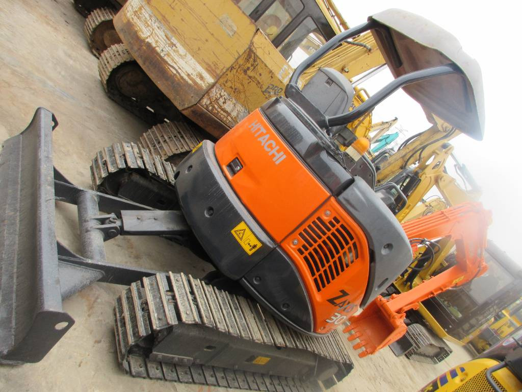 Hitachi ZX 30 U - Мини-экскаватор: фото 3 Hitachi ZX 30 U - Мини-экскаватор: фото 3