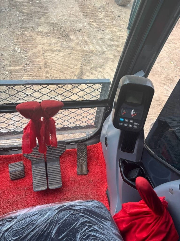 Гусеничный экскаватор Kobelco SK 210: фото 21 Гусеничный экскаватор Kobelco SK 210: фото 21