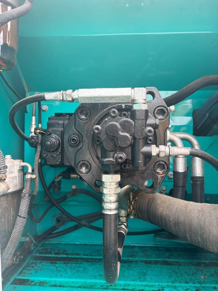 Гусеничный экскаватор Kobelco SK 210: фото 12 Гусеничный экскаватор Kobelco SK 210: фото 12