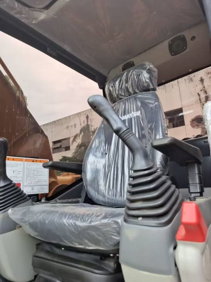 Гусеничный экскаватор Komatsu PC 200: фото 14 Гусеничный экскаватор Komatsu PC 200: фото 14