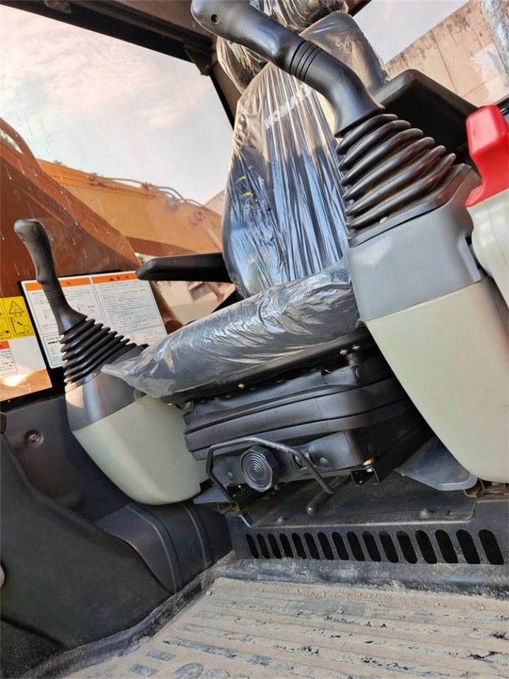 Гусеничный экскаватор Komatsu PC 200: фото 9 Гусеничный экскаватор Komatsu PC 200: фото 9