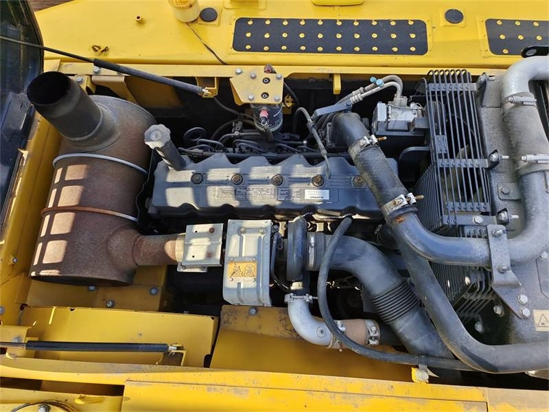 Гусеничный экскаватор Komatsu PC 200: фото 18 Гусеничный экскаватор Komatsu PC 200: фото 18