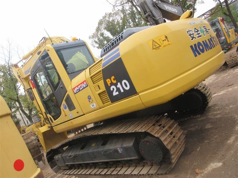 Komatsu PC 210 LC - Гусеничный экскаватор: фото 3 Komatsu PC 210 LC - Гусеничный экскаватор: фото 3