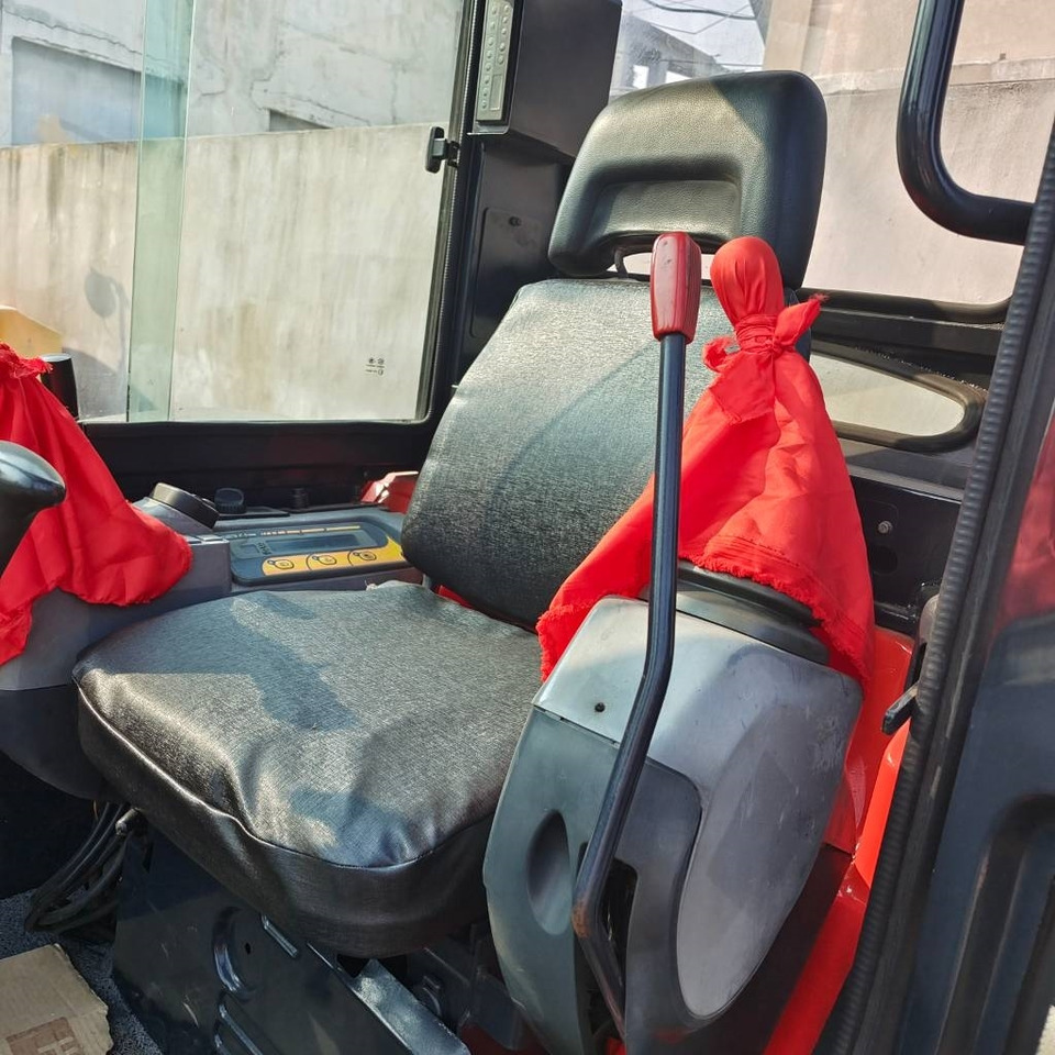 Kubota U 35 - Мини-экскаватор: фото 5 Kubota U 35 - Мини-экскаватор: фото 5