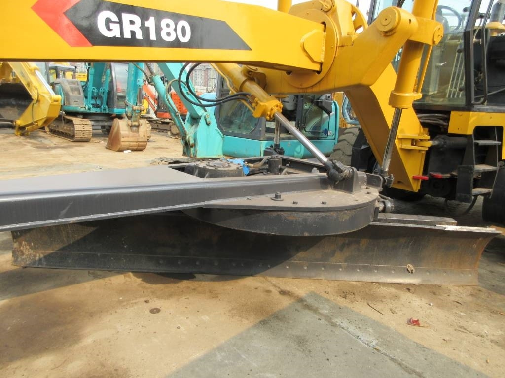 XCMG GR 180 - Грейдер: фото 4 XCMG GR 180 - Грейдер: фото 4