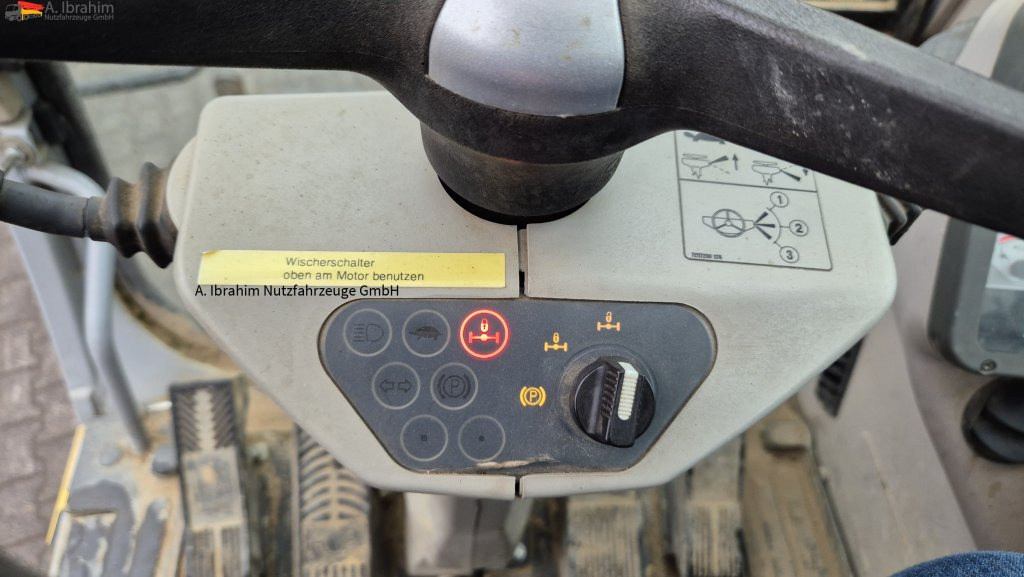 Колёсный экскаватор New Holland MH 2.6 Zustand gut, deutsche Maschine incl. Greifer und Dreservo: фото 14