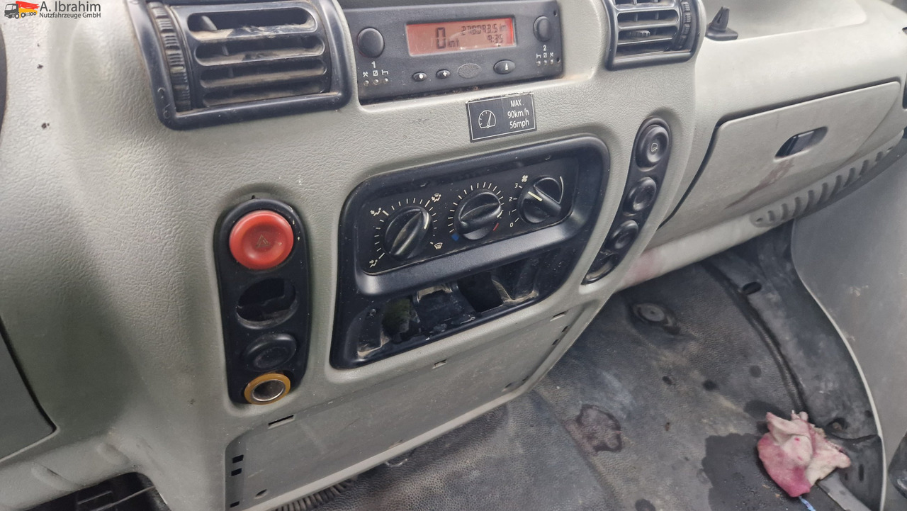 Renault 52AF, zwillingsbereift 2.8 nicht neu, aber läuft, - Цельнометаллический фургон: фото 4 Renault 52AF, zwillingsbereift 2.8 nicht neu, aber läuft, - Цельнометаллический фургон: фото 4